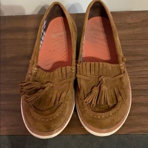 Bear trap moccasins